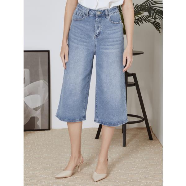 Bermuda jort curvy in light blue | Celestino