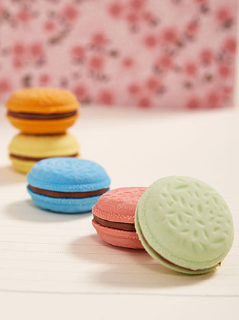Set with 5 rubbers macarons in set 1