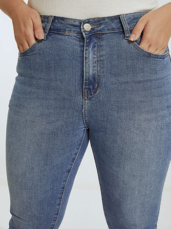 High waist capri jeans in indigo, 7.99€