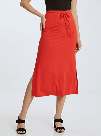 Skirt with side slits in red