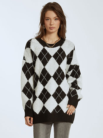 Sweater with rhombuses in black