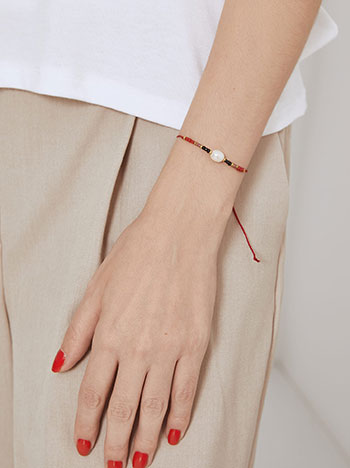 Bracelet with pearl in red