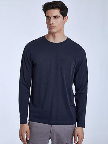 Mens cotton top with pocket in dark blue