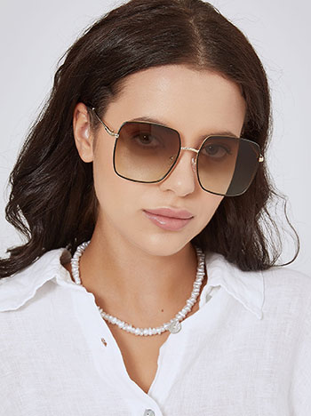 Sunglasses with textured details in brown