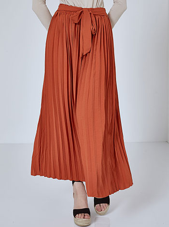 Pleated maxi skirt with tie in burnt orange