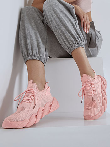 Monochrome sneakers in pink