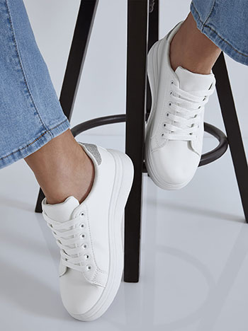 Αθλητικά παπούτσια με λεπτομέρεια glitter σε λευκό ασημί