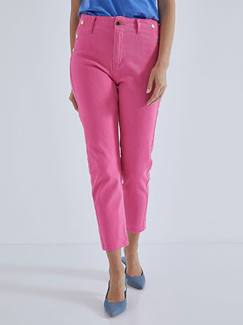 Jeans with decorative buttons in fuchsia