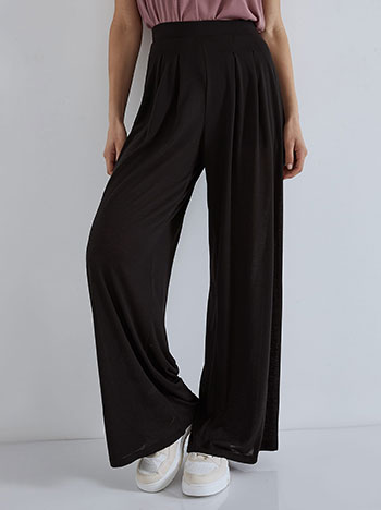 Wide leg trousers with pleats in black