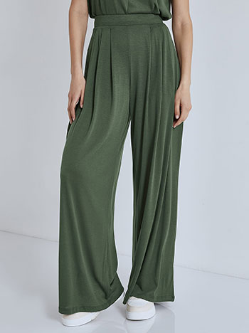 Wide leg trousers with pleats in green