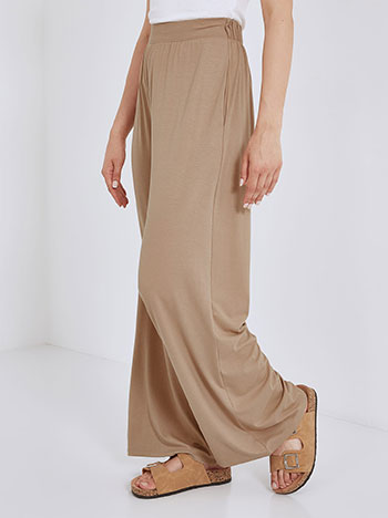 Wide leg trousers with pockets in beige