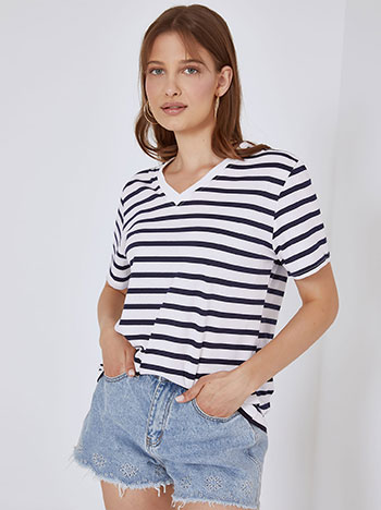 T-shirt with stripes in dark blue