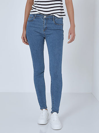 Skinny jeans with five pockets in blue
