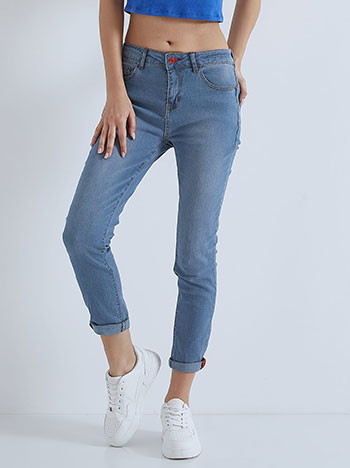 Push up jeans with rolled up hemline in blue
