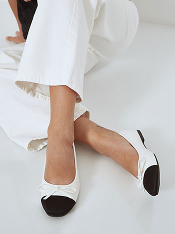 Ballerina shoes with bow in white