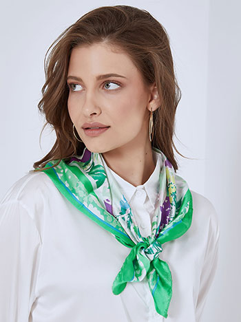Printed satin neckerchief in green