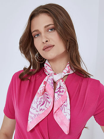 Printed neckerchief in pink