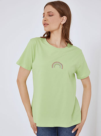T-shirt με strass ουράνιο τόξο σε φυστικί
