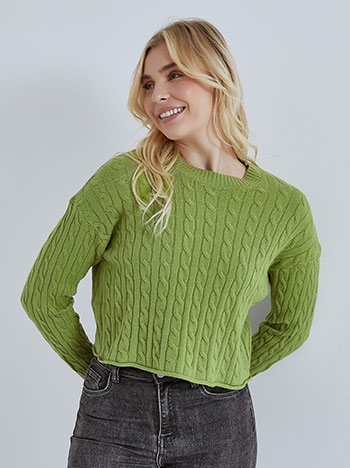 Short sweater with textured details in light green