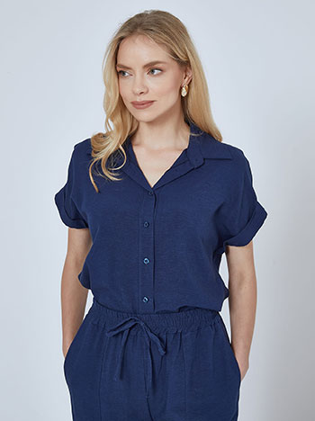Κοντομάνικο πουκάμισο με γυριστό μανίκι σε σκούρο μπλε