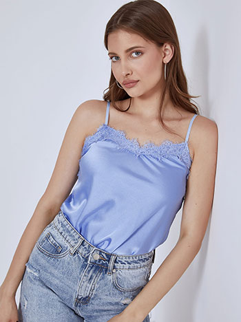Lingerie σατέν με τιράντες σε γαλάζιο