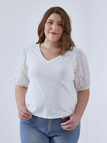 Top with cotton and borderie sleeves in white