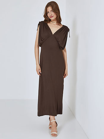 Dress maxi with open V neckline in brown - Pose3