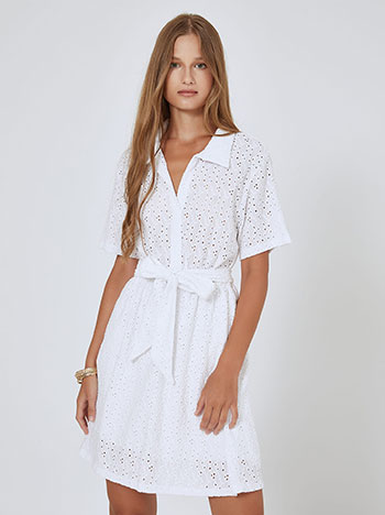 Κεντητό διάτρητο φόρεμα με κλασικό γιακά σε λευκό