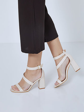 Heels with double strap in light beige
