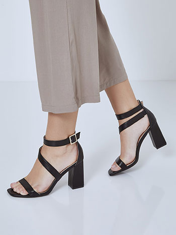 Heels with double strap in black
