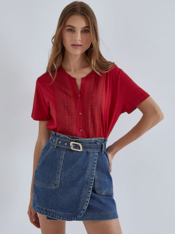 Shirt with embroidery in dark red