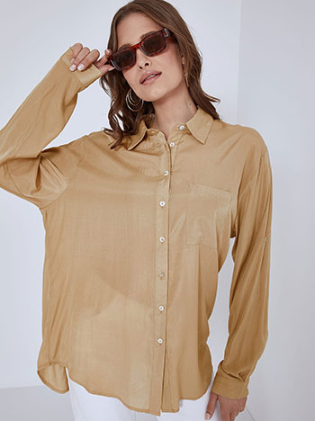 Monochrome shirt with pocket in camel