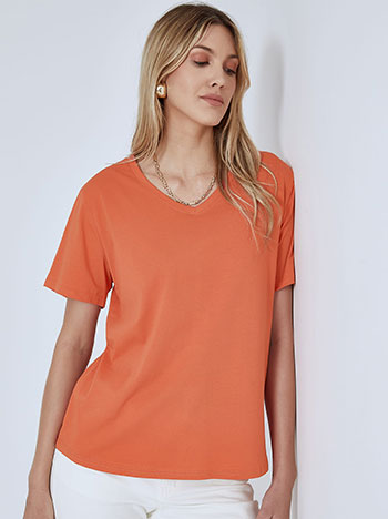 T-shirt with cotton in orange