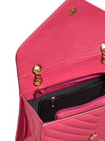 Quilted bag in fuchsia - Pose3