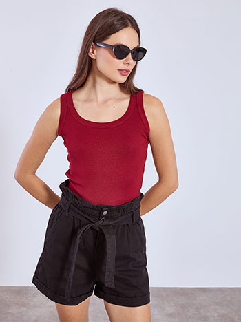 Jeans shorts with rolled up hemline in black