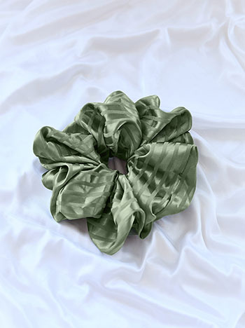Scrunchie with satin stripes in mint