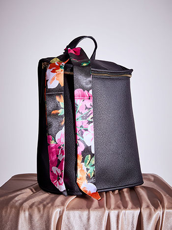 Backpack with detachable ribbon in black
