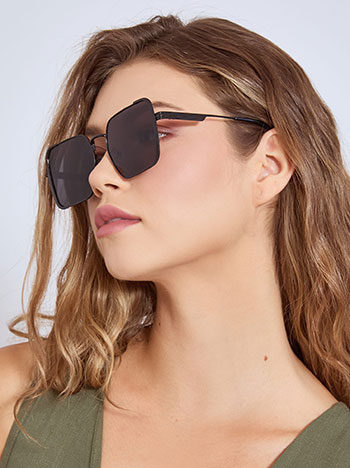 Sunglasses square shaped in black