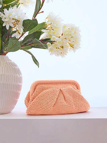 Τσάντα clutch πλεκτή σε ροζ