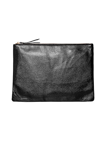 Bag metallic in black - Pose2