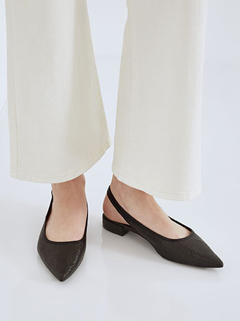 Shoes with point toe in black