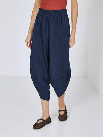 Trousers with front pockets in dark blue