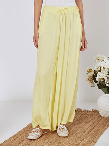 Wide leg trousers with pockets in yellow