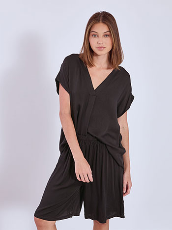 Top with peat in black