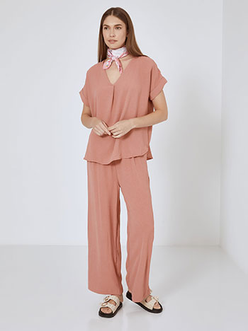 Top with pleat and wide leg trousers set in dusty pink