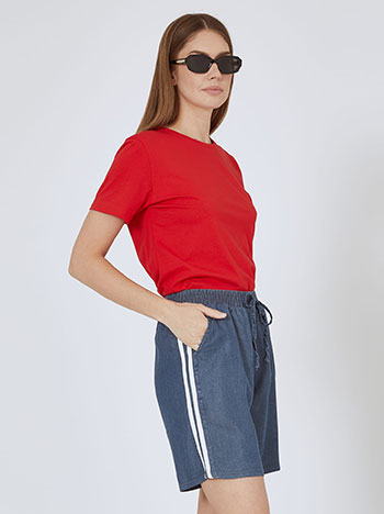 Shorts with side stripes in dark blue