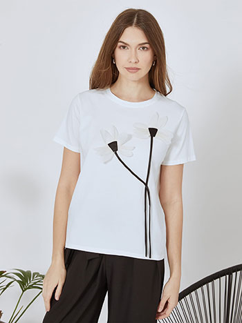 T-shirt with textured flowers in white