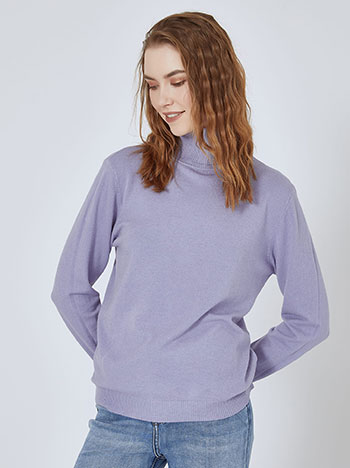 Turtleneck monochrome in light purple