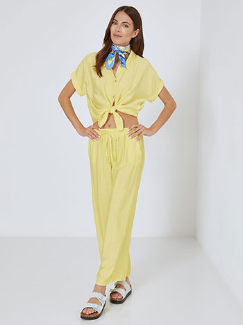 Wide leg trousers with pockets in yellow