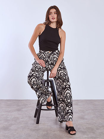 Wide leg trousers with pleats in black
